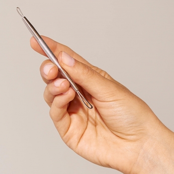 Skin Care No-Slip - Obojstranný nástroj na komedony